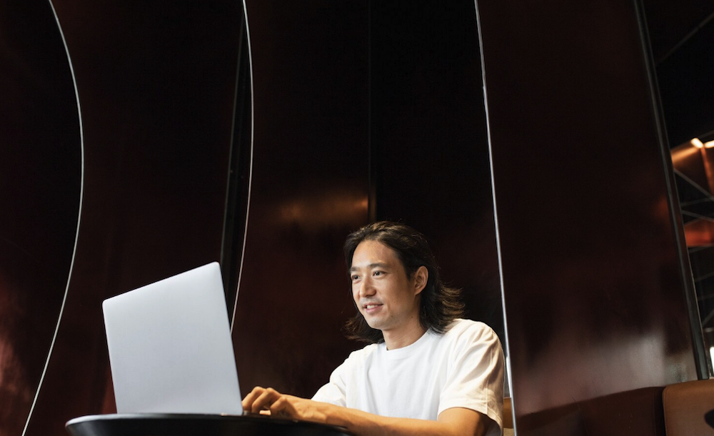 IT specialists working with an in house team in a Hong Kong office 